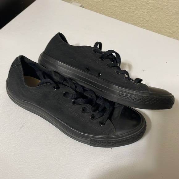 Vans Men's Black Sneakers. Very Good Condition. Size Men's 8, Women's 10. - Picture 5 of 9